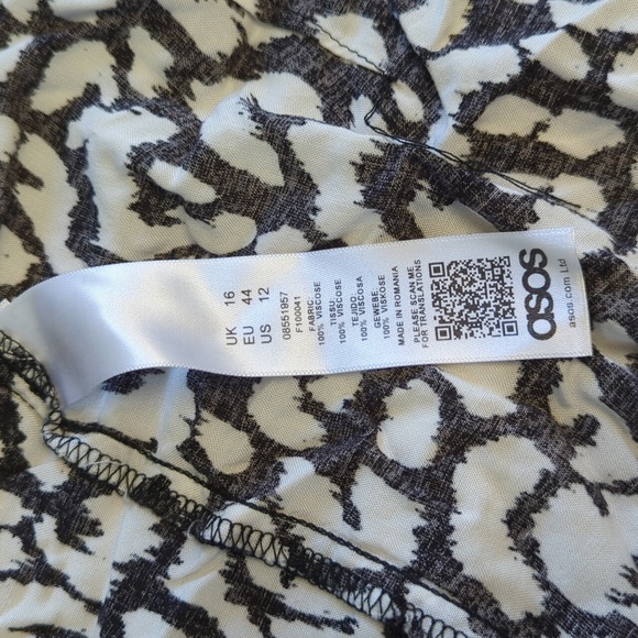 ASOS Black and white leopard print wrap skirt, size 12 - Picture 3 of 4